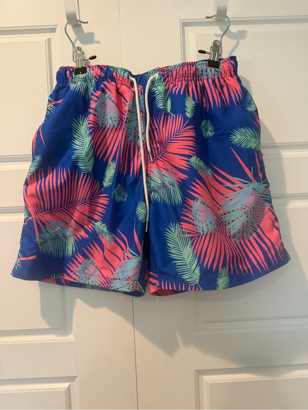 Boardies Tropicano blue swim shorts Inseam 5” Men’s Board Shorts Size Medium